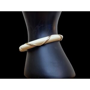 Vtg Mode-Art Signed ART Arthur Pepper‎ Enamel Gold Tone Hinged Bangle Bracelet
